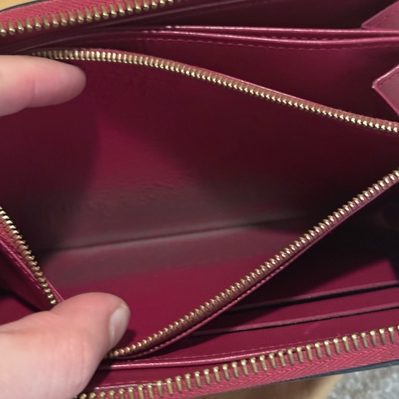 Louis Vuitton Vernis Zippy Wallet - Picture 8 of 10
